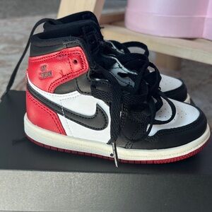 Nike Kids Sneakers Black, Red, and White